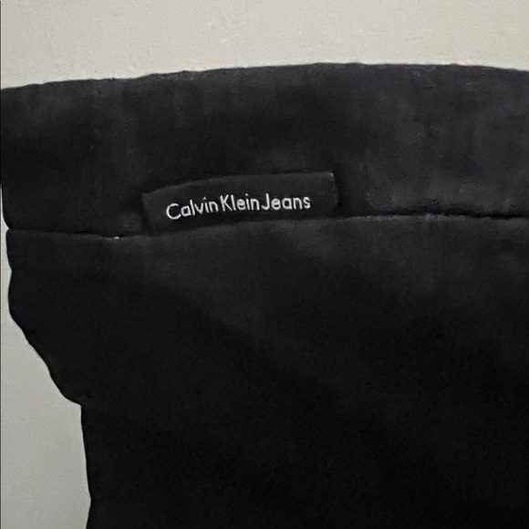 Calvin Klein Jeans Black T-Shirt - Picture 3 of 5